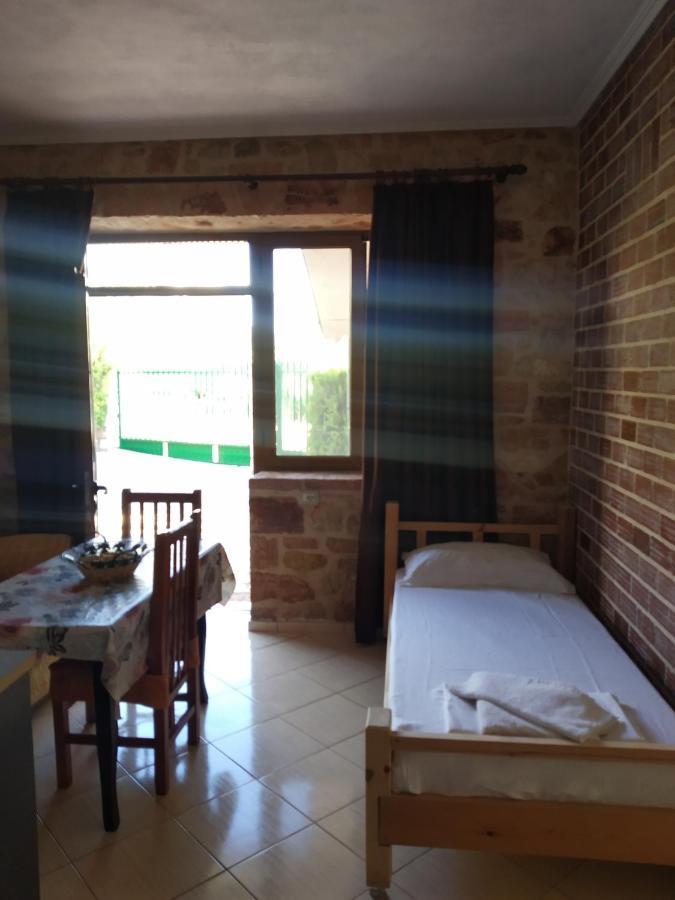 Altin Skrapari Guesthouse Ksamil Exteriér fotografie